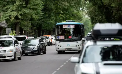 Изилдөө: Бишкек тургундарынын 41%ы жеке унаасы жана такси менен жүрөт