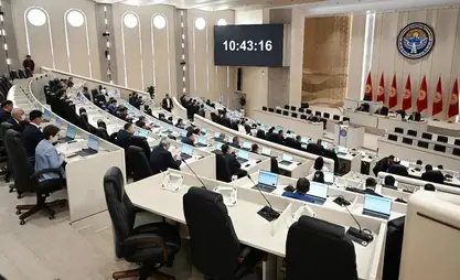 Эл өкүлдөрү  кесиптештерин парламентте орчундуу маселелерди көтөрүүгө чакырды