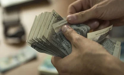 Кыргызстанда орточо айлык акы 42,5 миң сомду түздү