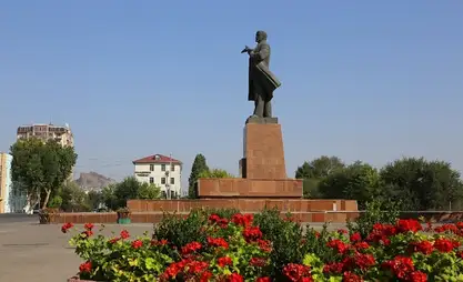 Ош шаарындагы Ленин көчөсү Алымбек датканын атын алат