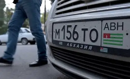 Минкаб: Чет элдик номерлүү унааларды кайрадан легализациялоо жүргүзүлбөйт
