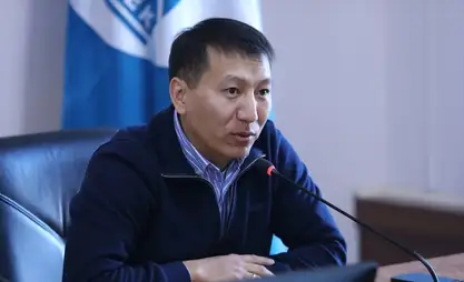 Жогорку Кеңеште депутат Максат Алымбеков ант берди
