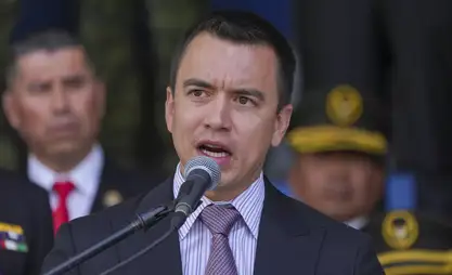 Эквадордо президенттин кортежине ок атылды