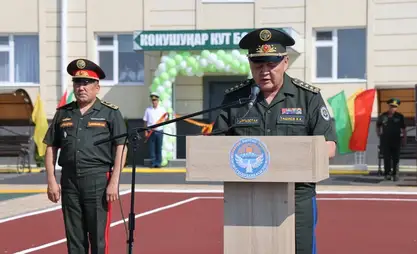Кыргызстанда чек арачылардын эмгек акысы көтөрүлдү