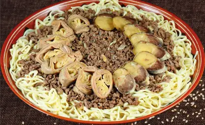 Кымыз, бешбармак, курут: Кыргыз ашканасы туристтерди кантип кызыктыра алат?