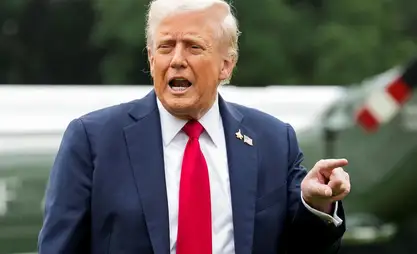 Трамп бюджеттик кризистен улам жумуштан бошотуулар жөнүндө жарыялады
