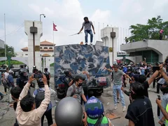 2040462481_171.max-2560x1440.format-webp.jpegquality-90.webp