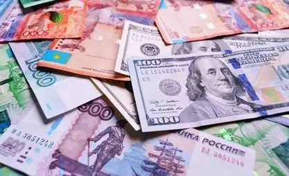 Сом доллар жана еврого карата бекемделди - валюталар курсу