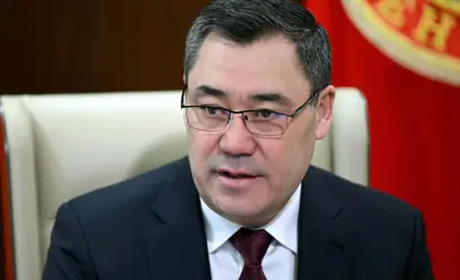 Президент мугалим менен айлык акы тууралуу баарлашты