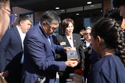 3dfeb112-ad8f-486a-a4cb-4d27ec13da5d.jpg