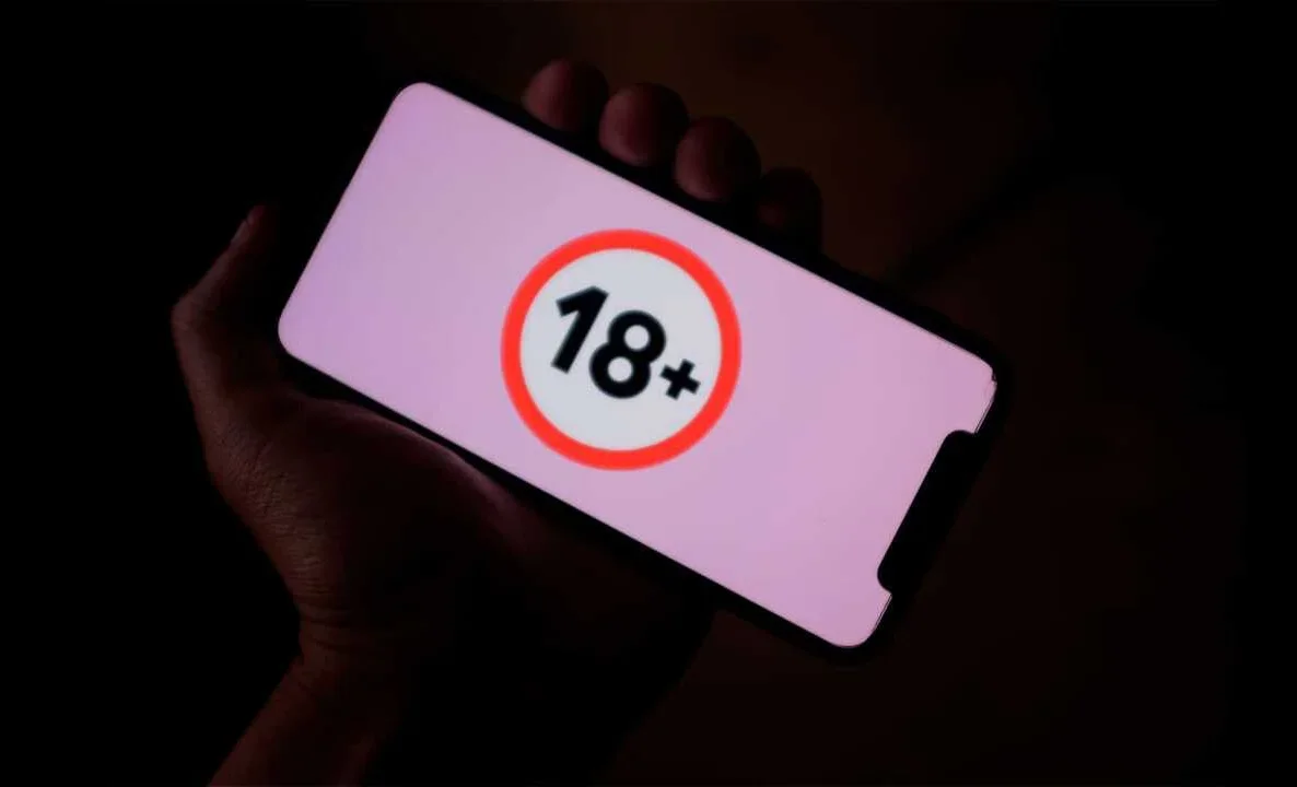 Танымал ресейлік шоу-бизнес жұлдыздарының порнографиялық суреттері