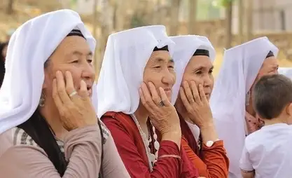 Этникалык кыргыздарга жана кайрылмандарга колдоо көрсөтүү боюнча программа бекиди