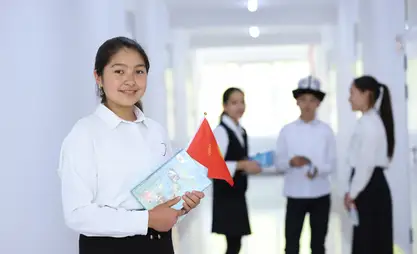 Кийинки окуу жылынан жогорку класстар кыргыз тилинен көчүрүү экзамендерин тапшырышат - Аркарбек Мамытов