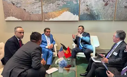Садыр Жапаров АКШ президентинин глобалдык өнөктөштүк маселелери боюнча өкүлү менен сүйлөшүүлөрдү жүргүздү