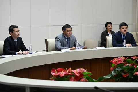 68d255a6256a9.jpg