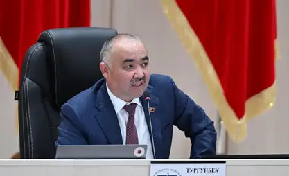 Депутат Нурланбек Тургунбек уулу мандатын тапшырат