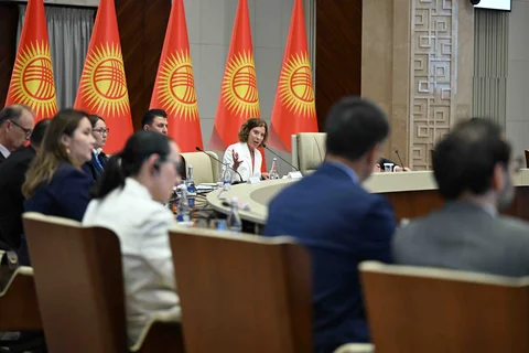 6a05b12e98cf5.jpg