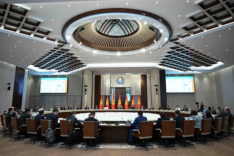 6a05b13160ef8.jpg