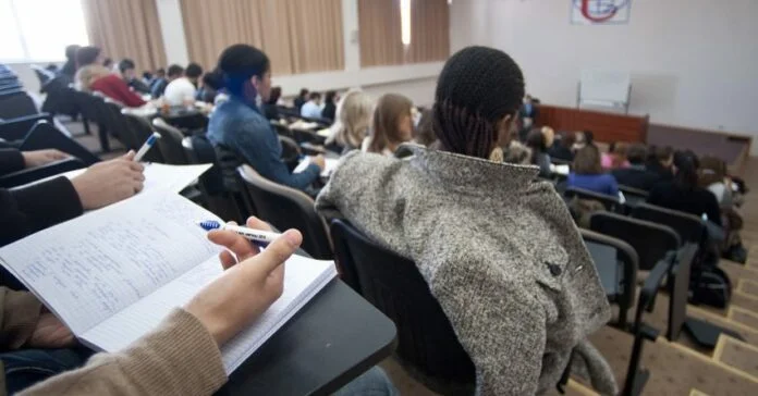 6a6cff75-c199-484d-bcc2-1da282bde76f.jpg.850x445_q82_crop-696x364.jpg