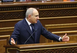 6vcbde89d73m44szzwb9659xosazvs3x.jpg