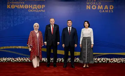 Тарыхый көз ирмем: Дүйнө лидерлери VI Дүйнөлүк көчмөндөр оюндарынын ачылышында