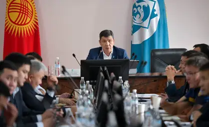 Мэр Бишкекте жол салуу иштерин өз мөөнөтүндө бүткөрүүнү тапшырды