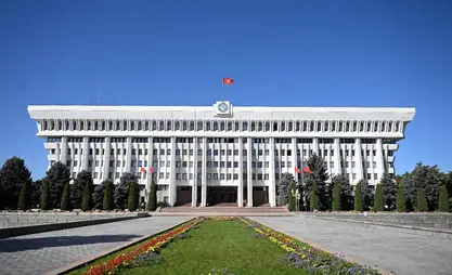 Чет өлкөлүк туристтерге Жогорку Кеңеште экскурсия уюштурулат
