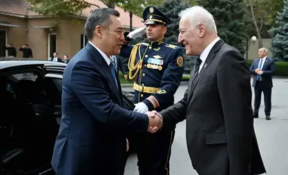 Жапаров Ваагн Хачатурянды Кыргызстанга расмий сапар менен келүүгө чакырды