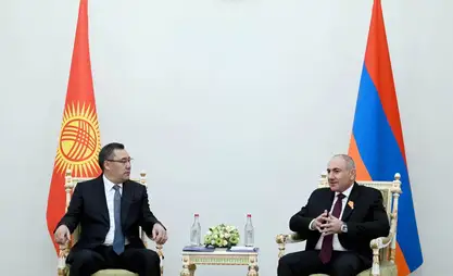 Садыр Жапаров  Никол Пашинянды Кыргызстанга расмий сапар менен келүүгө чакырды