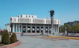 Улуттук филармониянын алдындагы фонтандар жаңыланат