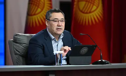 Өзүңдү эр ойлосоң, өзгөнү шер ойло: Президент алдыдагы шайлоодогу атаандаштык тууралуу