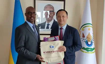 Руслан Казакбаев Руанданын элчиси Чарльз Кайонга менен кызматташтыкты талкуулады