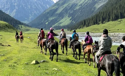 Horse-riding-in-Kyr.2e16d0ba.format-webp.fill-1668x1014 (1).webp