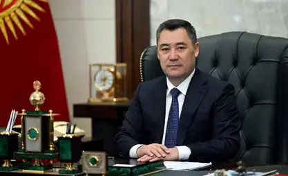 Президент кыргызстандыктарды Билим күнү менен куттуктады