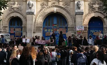 Францияда нааразылык акциялары учурунда 24 окуу жай талкаланды