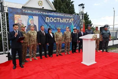 КПП Каркыра перешел на круглосуточный режим_5.JPG
