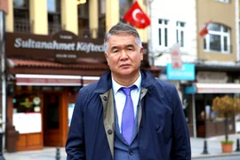 Султан-Раев.jpg