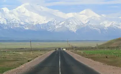 Ош-Эркечтам жолунда оор жүк ташуучу унаалардын кыймылына чектөө киргизилет