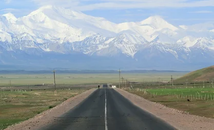 The_Pamirs_with_Lenin_Peak_from_Sary-Tash.jpg