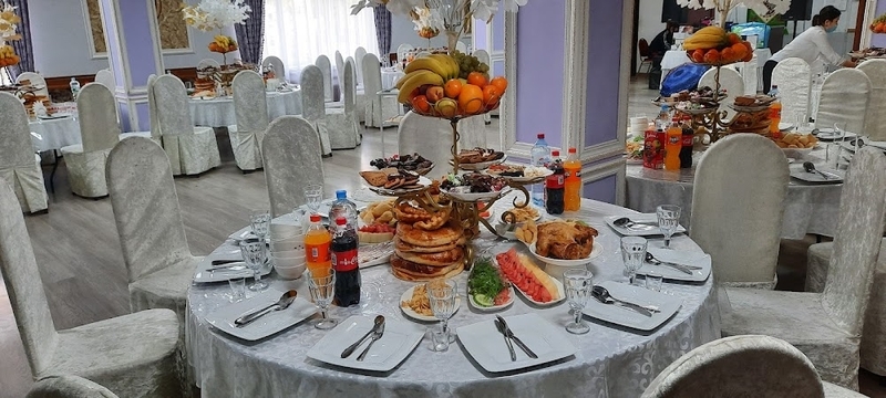 Toykana-Dining-Room_2b4ba3779f02e38b2396277f26.width-800