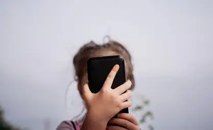 Дания балдардын соцтармактарга кирүүсүнө тыюу салууну пландап жатат