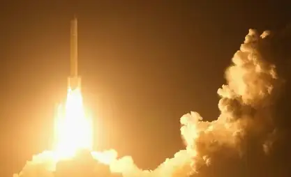 Марстын спутнигинен топурак алып келет: Япония космоско аппарат учурду