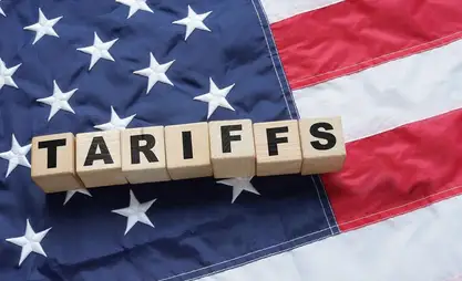 Трамп импорттук бажы төлөмдөрү $1 трлн ашуун киреше алып келерин билдирди