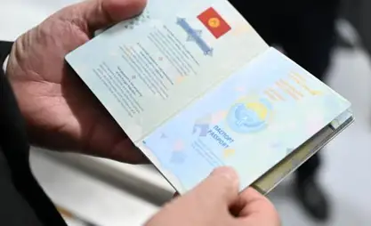 Акыйкатчы институтунун көмөгү менен Бишкектин тургуну биринчи жолу паспорт алды