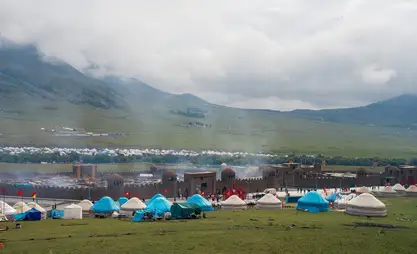 Кырчындагы этношаарчанын айланасына көп жылдык газон себилет