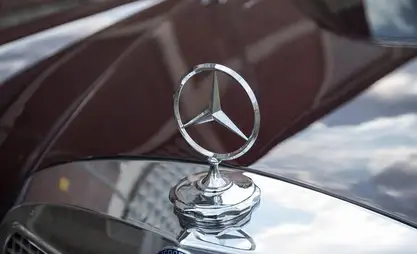 2025-жылы Mercedes-Benz автоунааларынын сатылышы азайган