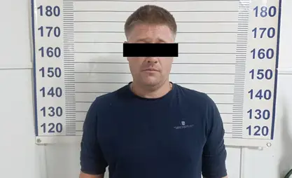 Токмокто айдоочу апасы менен 5 жаштагы кызын сүзүп кетти - наристе каза болду