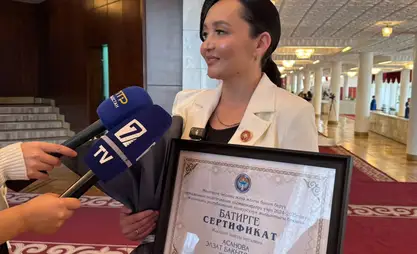 Ар бир инсандын жашоосундагы эң негизги пайдубалды мугалим түптөйт - жылдын мыкты мугалими