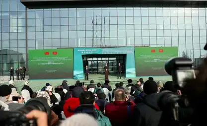 Президент шаар тургундарын таштанды заводунун ачылышы менен куттуктады