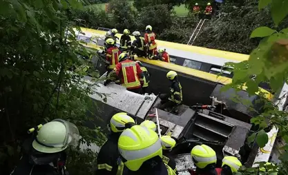 Германияда поезд кырсыгынан үч адам каза болуп, 34 киши жаракат алды